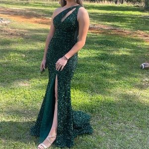 Bella and Bloom Emerald Green Prom dress